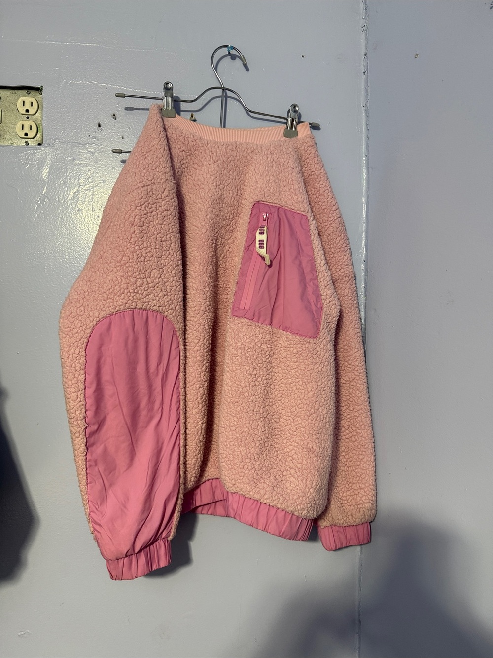 UGG  XS crew neck